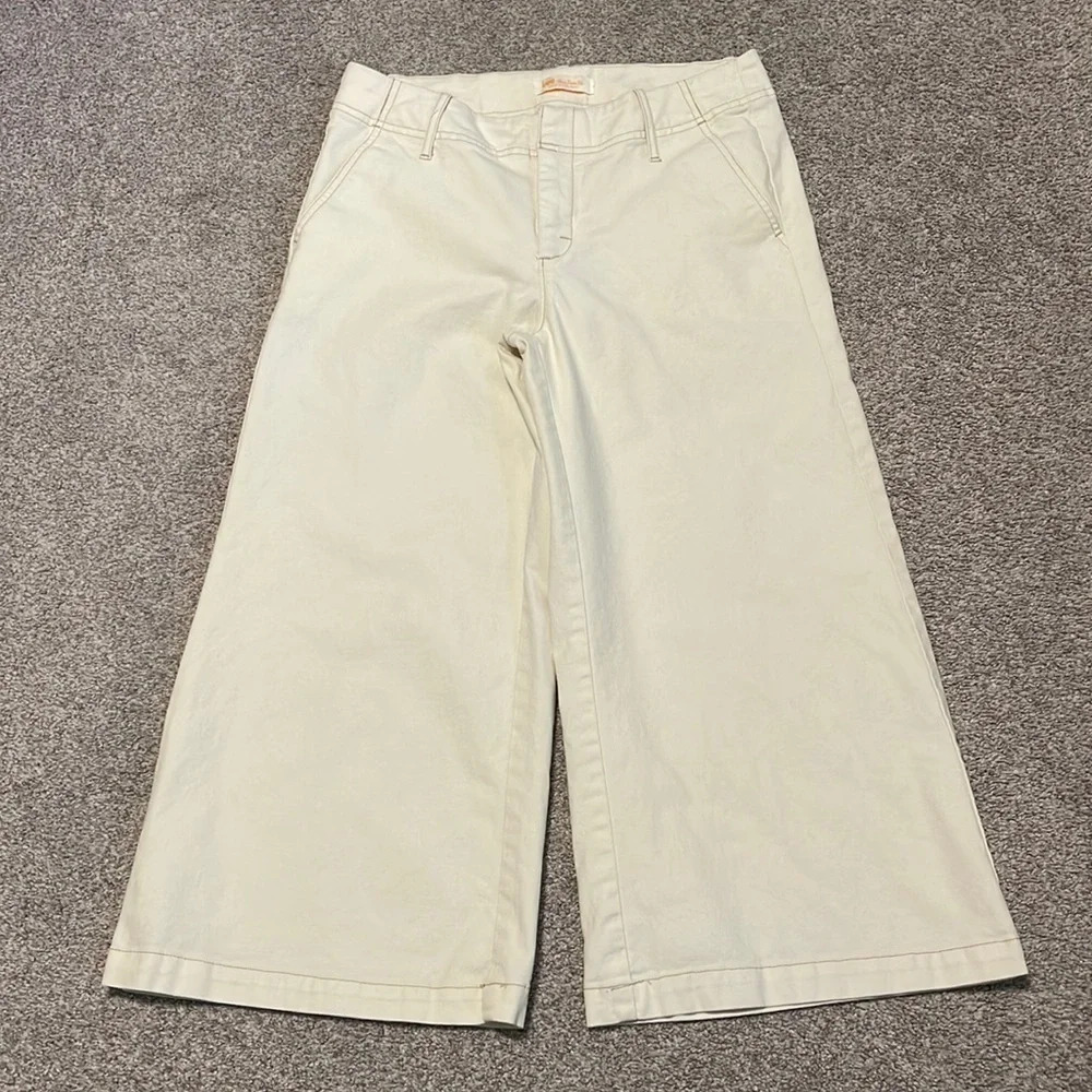 Lee One True Fit Lower On The Waist Wide Leg Cropped Jeans Off White 7/8.